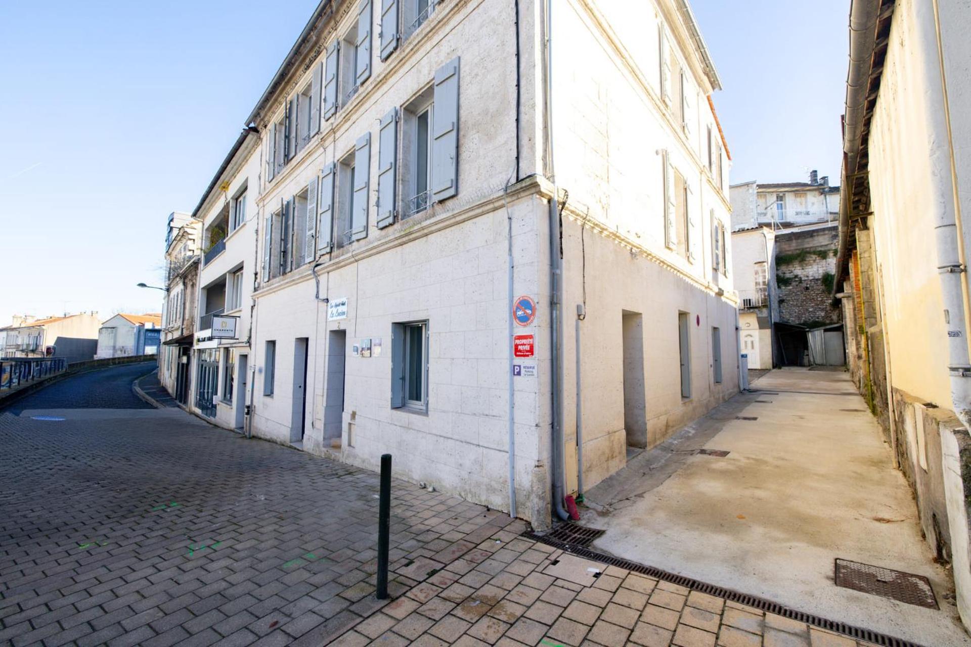 Le Lucien Eco-Appart'Hotel - Angouleme - Centre - Wifi - Parking Prive - Classe 4 Etoiles Екстер'єр фото